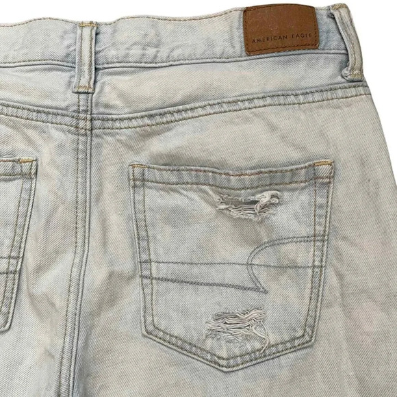 American Eagle Outfitters Distressed Mom Jeans Size 4 Raw Hem Light Wash - Picture 6 of 11
